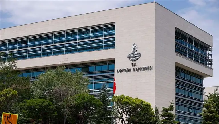 Yüksek Mahkeme Beş Partiye Suç Duyurusu Açtı
